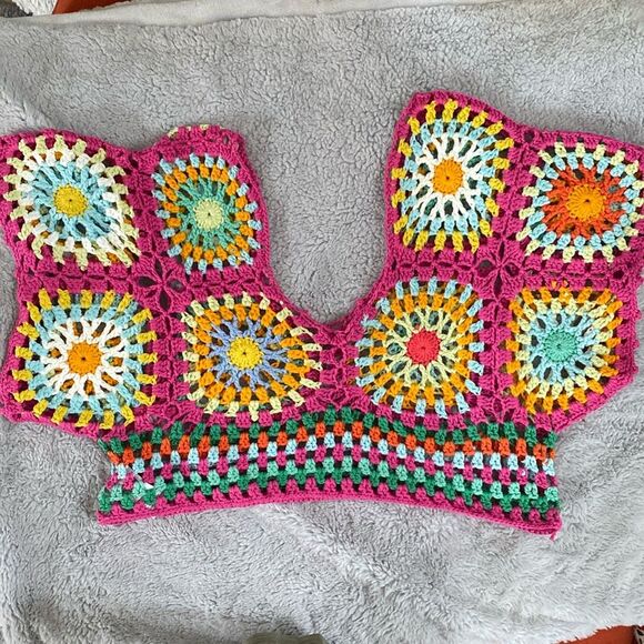 Tops - Cute crochet crop-top.  Size L